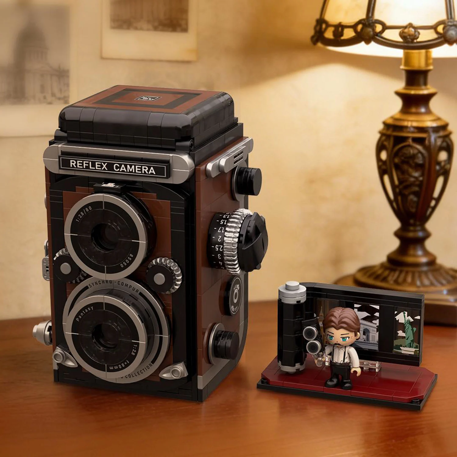 PANTASY SET DI MATTONCINI RETRÒ - FOTOCAMERA REFLEX A DOPPIO OBIETTIVO PAN85050 PANTASY SET DI MATTONCINI RETRÒ - FOTOCAMERA REFLEX A DOPPIO OBIETTIVO PAN85050