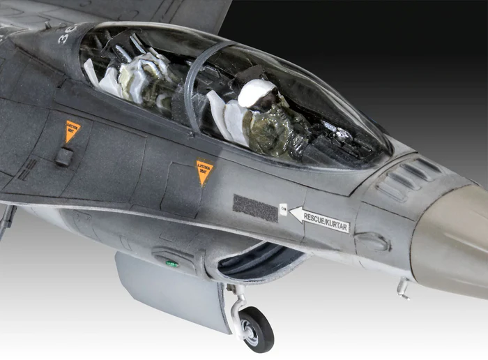 REVELL LOCKHEED MARTIN F-16D TIGERMEET 2014 03844