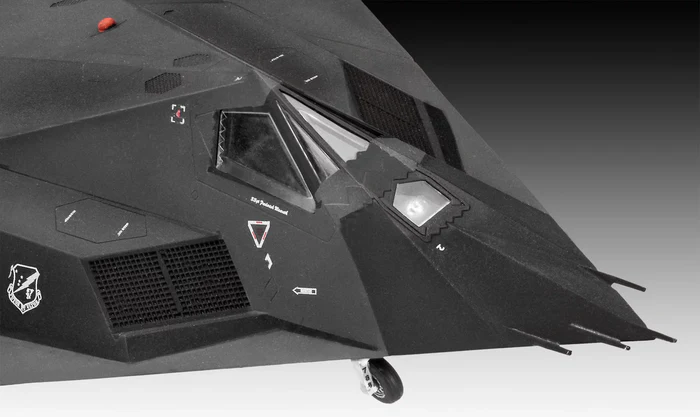 REVELL CACCIA STEALTH LOCKHEED MARTIN F-117A NIGHTHAWK 03899