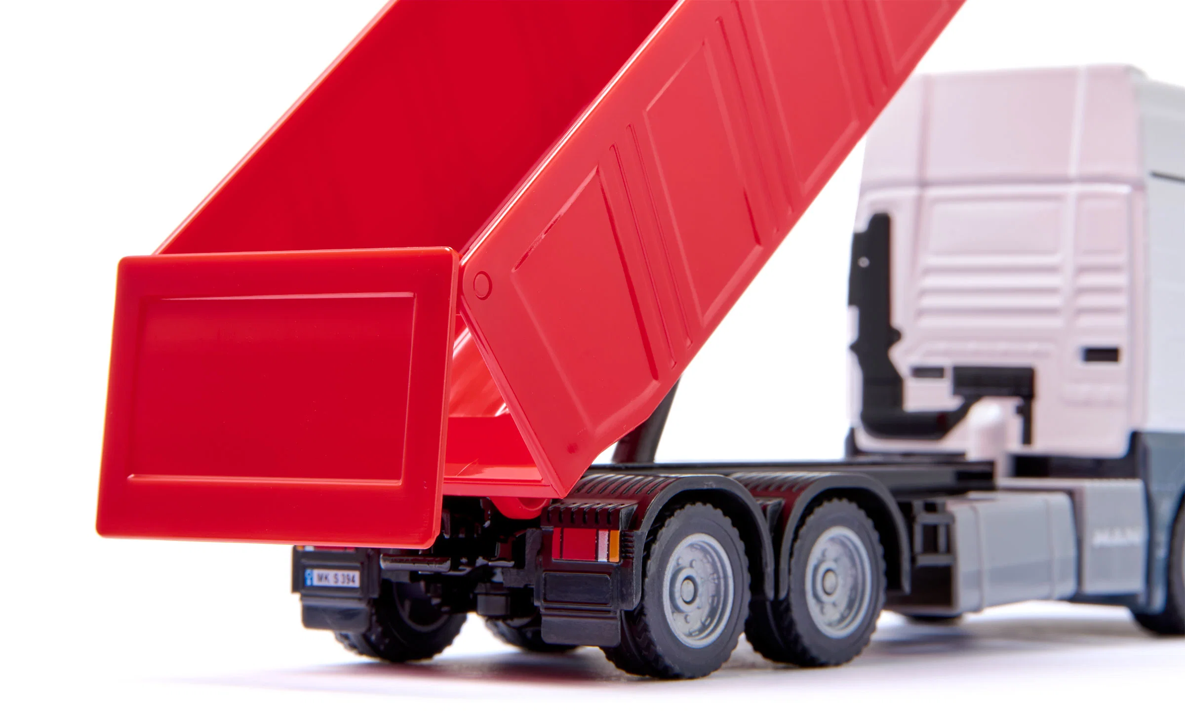 SIKU MAN DUMP TRUCK 3518