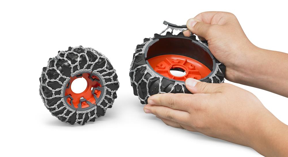 BRUDER TRATTORE CLAAS AXION 950 CON CATENE E SPALANEVE 3018