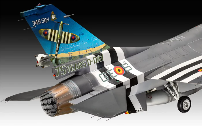 REVELL F-16 FALCON CINQUANTESIMO ANNIVERSARIO 03802