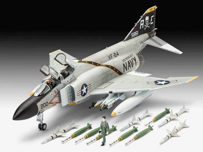 REVELL F-4J PHANTOM II 03941